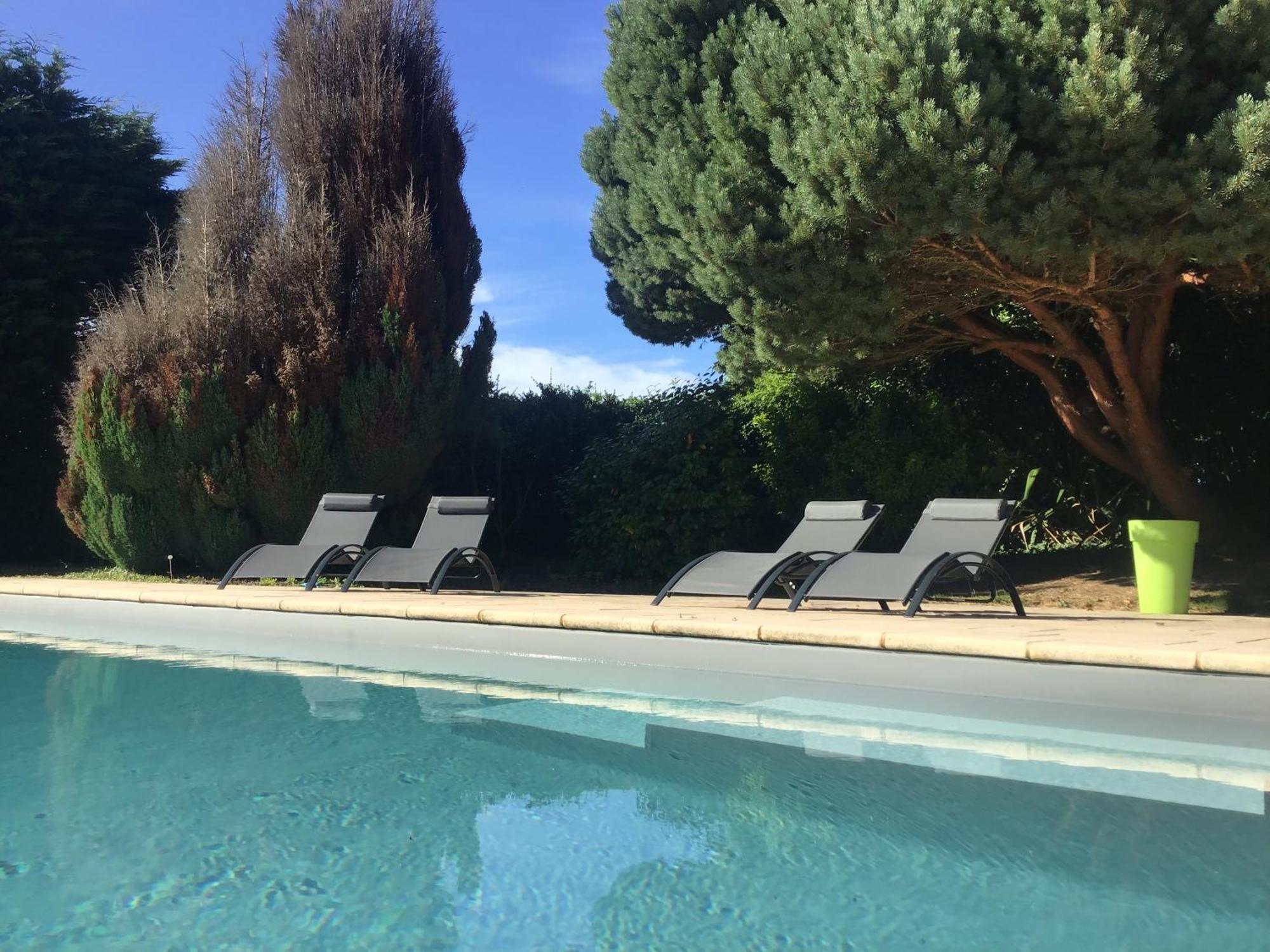 Maison Cosy Avec Exterieur Et Piscine Partagee Mespaul Exterior foto