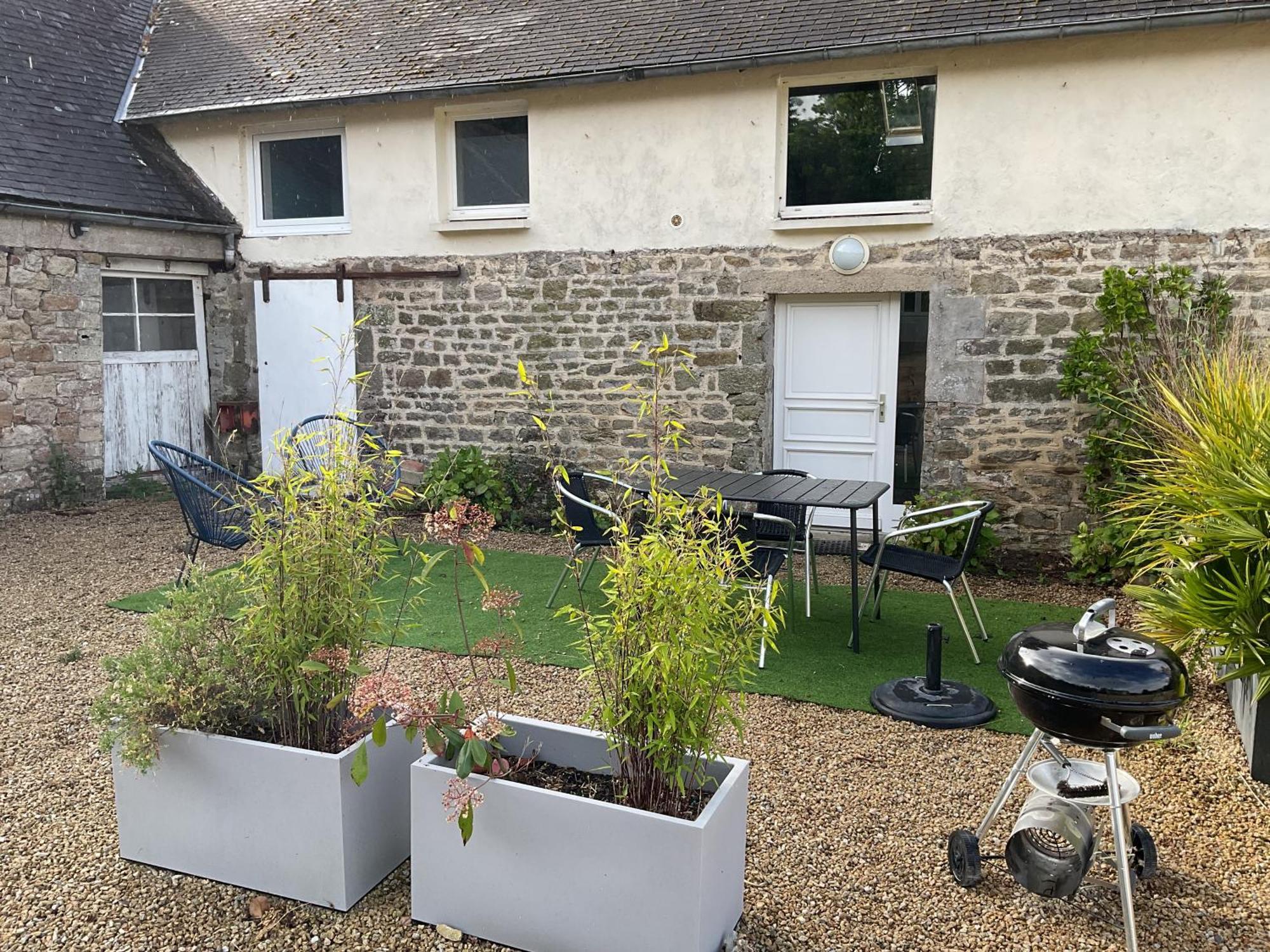 Maison Cosy Avec Exterieur Et Piscine Partagee Mespaul Exterior foto